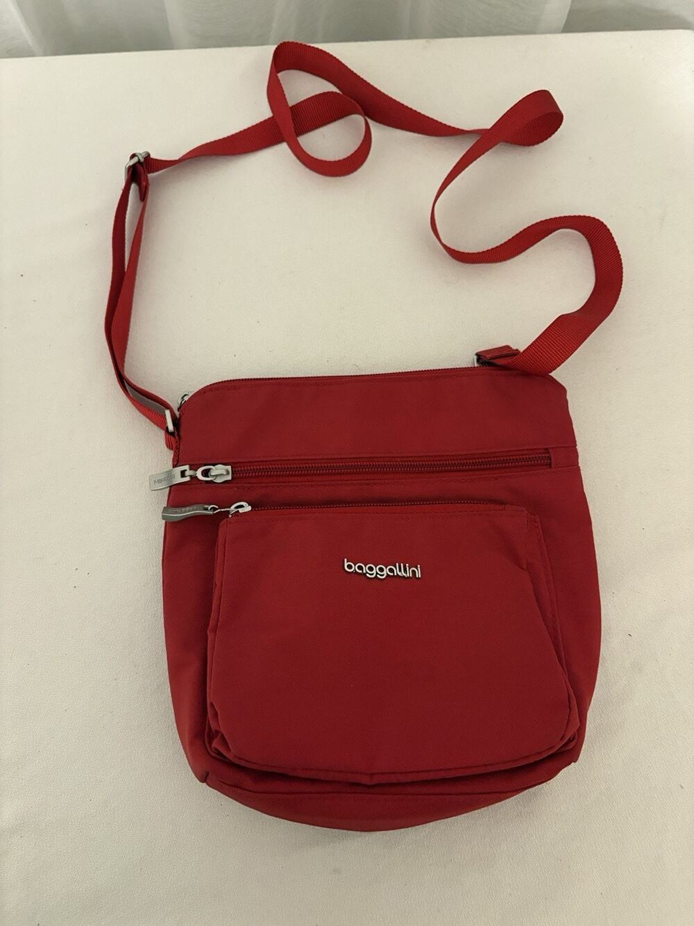 Baggallini Pocket Slim Red Crossbody Travel Bag Purse Silver Hardware Pockets